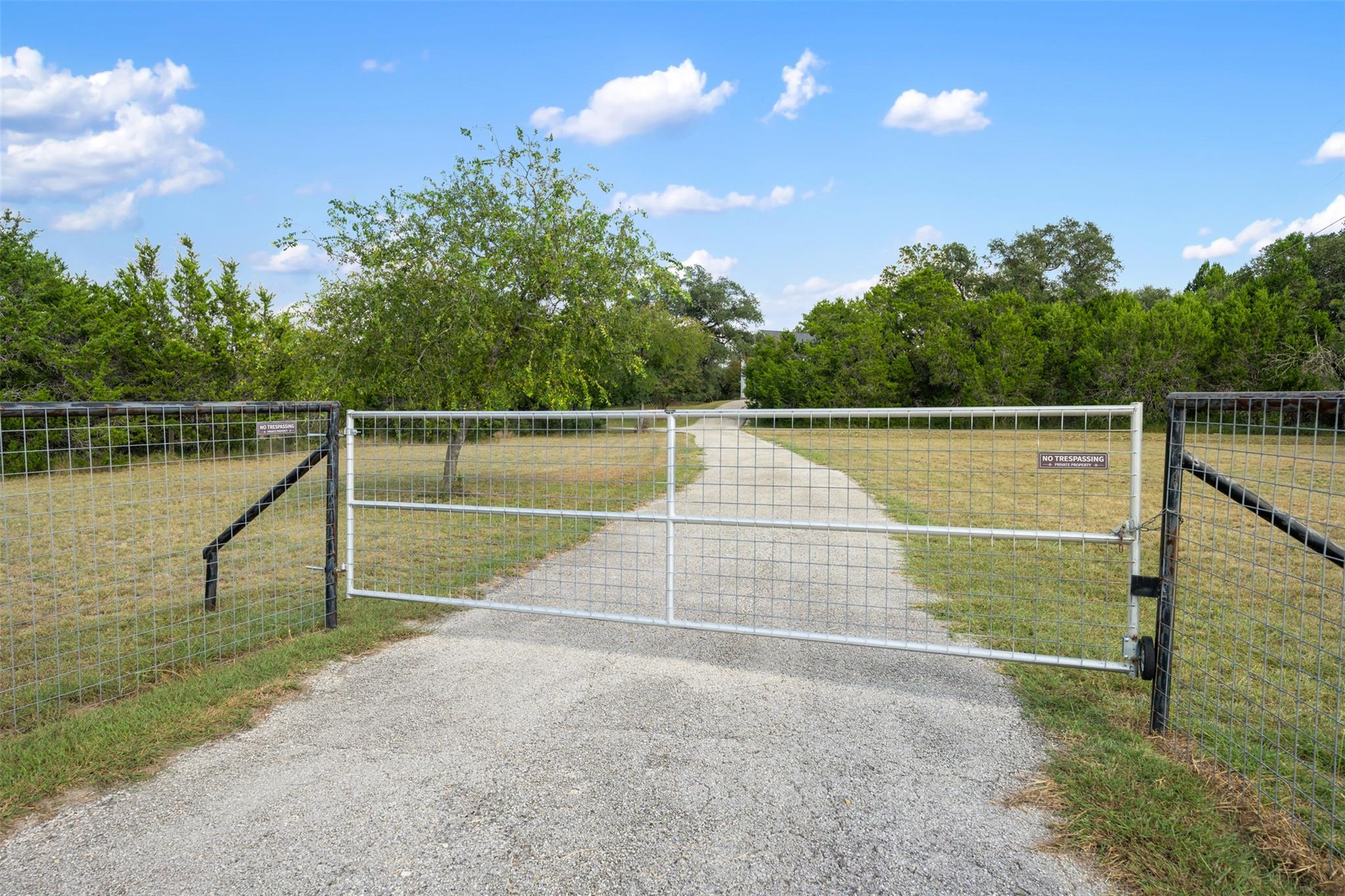 22651 Nameless Rd Property Photo 3