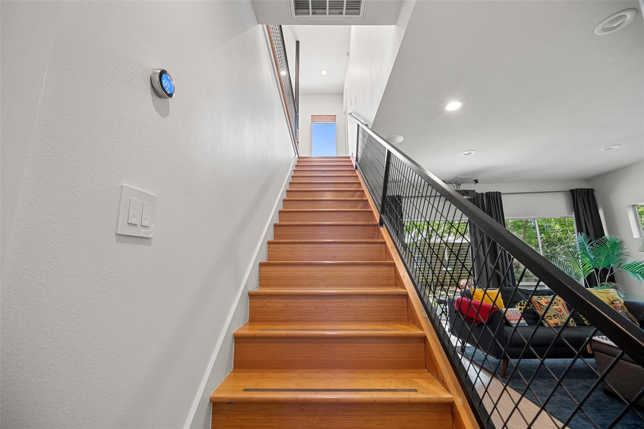 1411 E 2nd St #b2 Property Photo 11