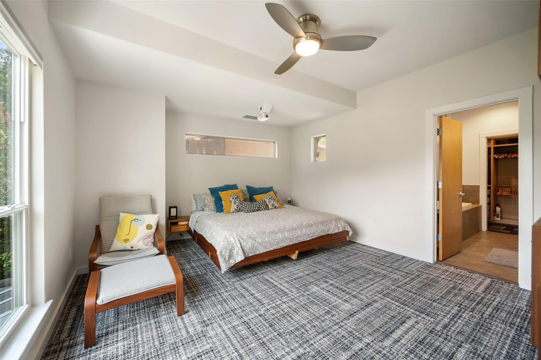 1411 E 2nd St #b2 Property Photo 13