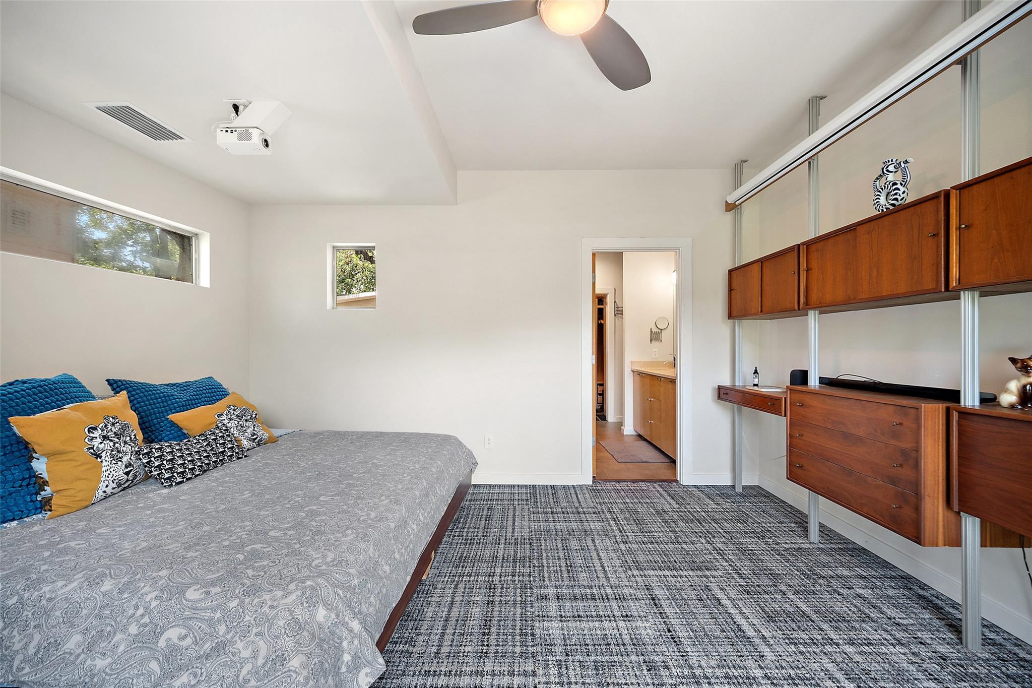 1411 E 2nd St #b2 Property Photo 14