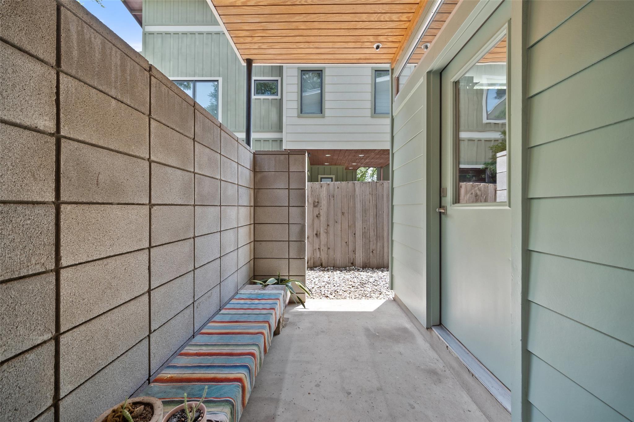 1411 E 2nd St #b2 Property Photo 23