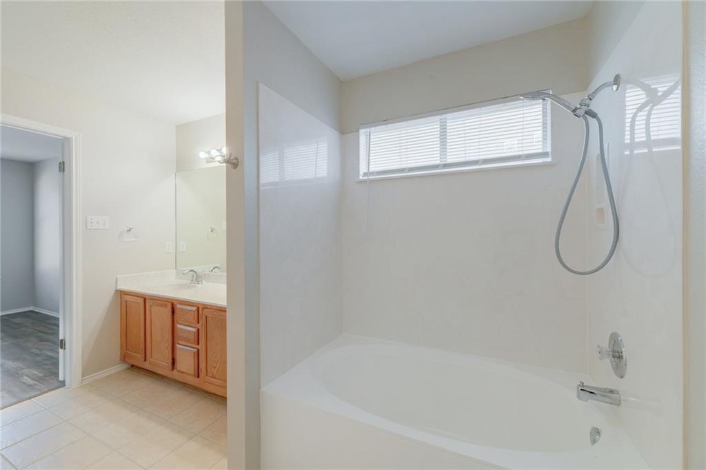 13460 Athens Trl Property Photo 8