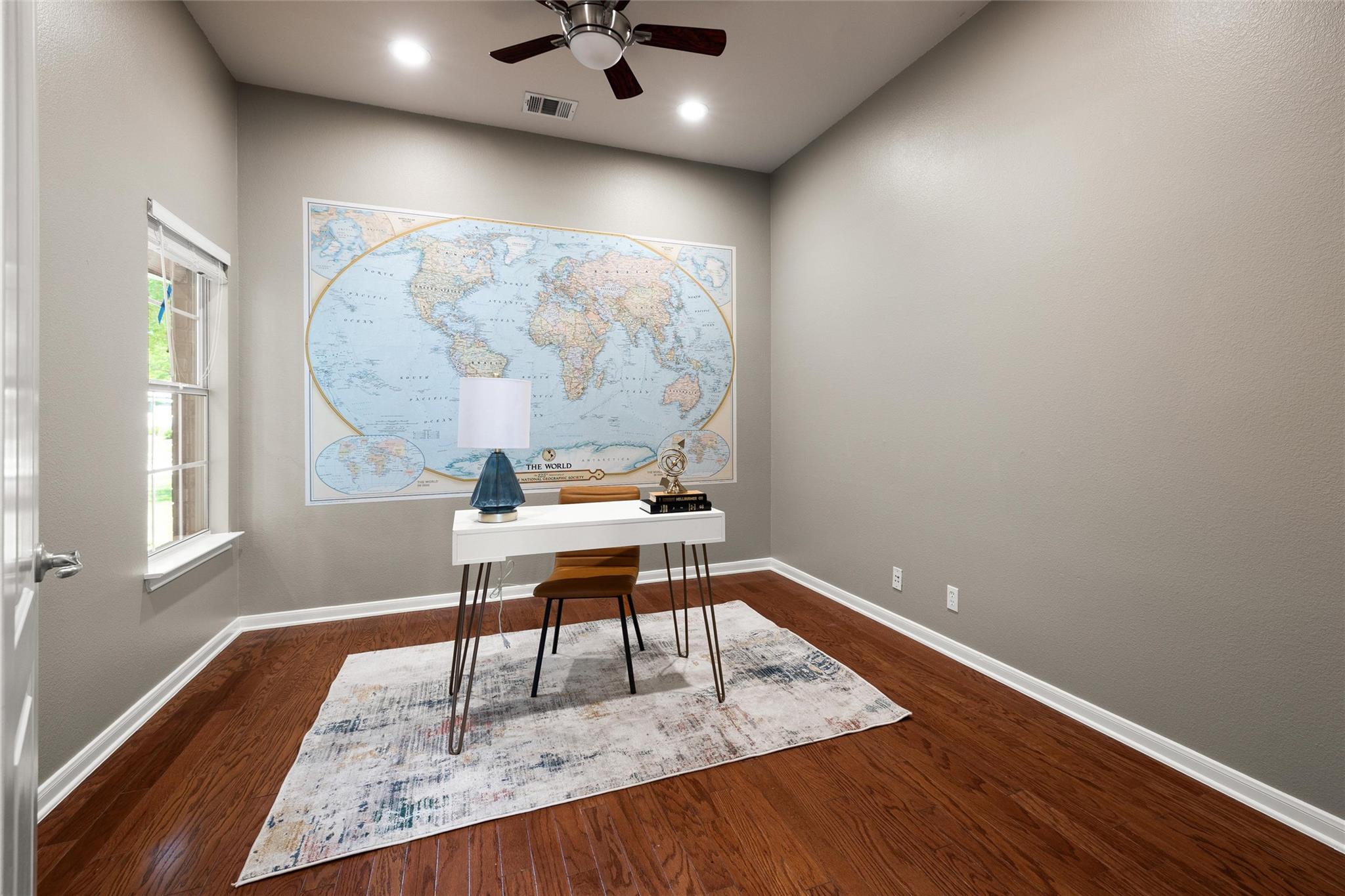100 Stratton Ct Property Photo 6