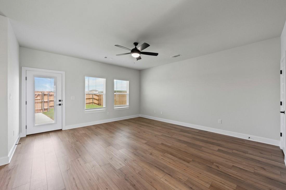 9517 Balmy Ln Property Photo 7