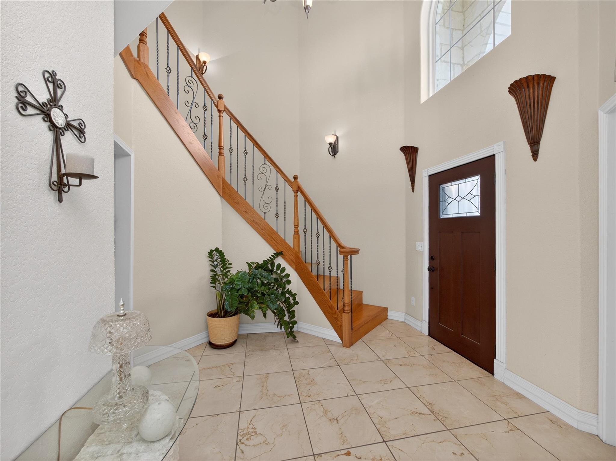 120 La Plata Ct Property Photo 4