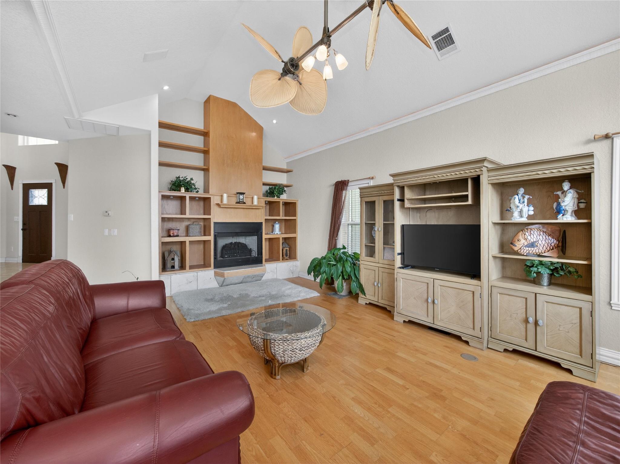 120 La Plata Ct Property Photo 7