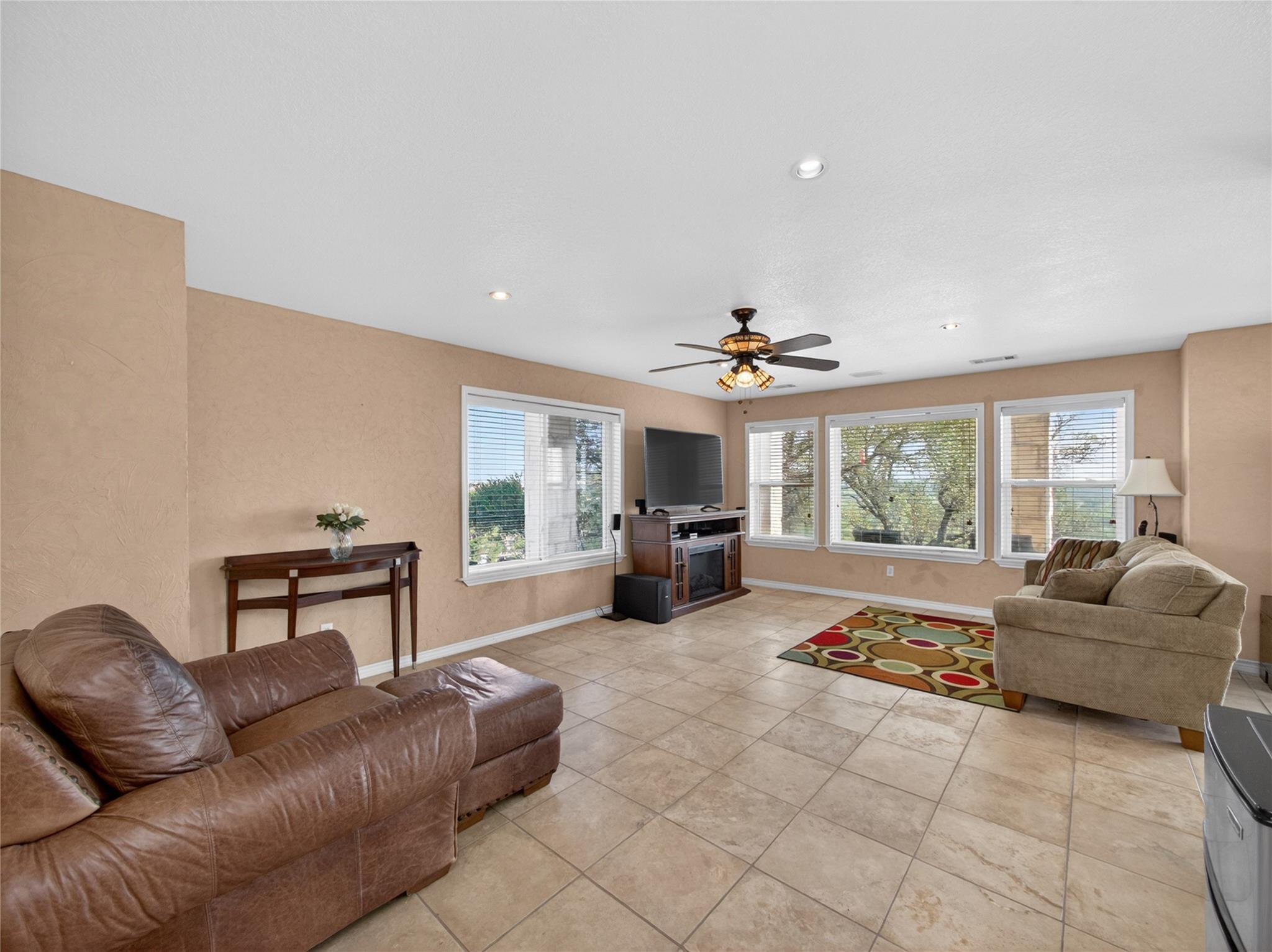 120 La Plata Ct Property Photo 26