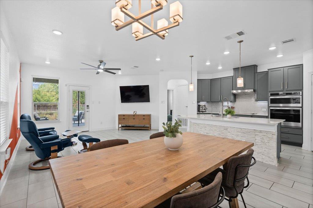 17004 Gibbons Path Property Photo 1