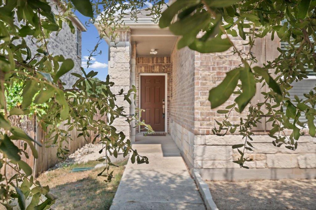17004 Gibbons Path Property Photo 7