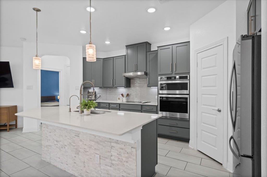 17004 Gibbons Path Property Photo 9