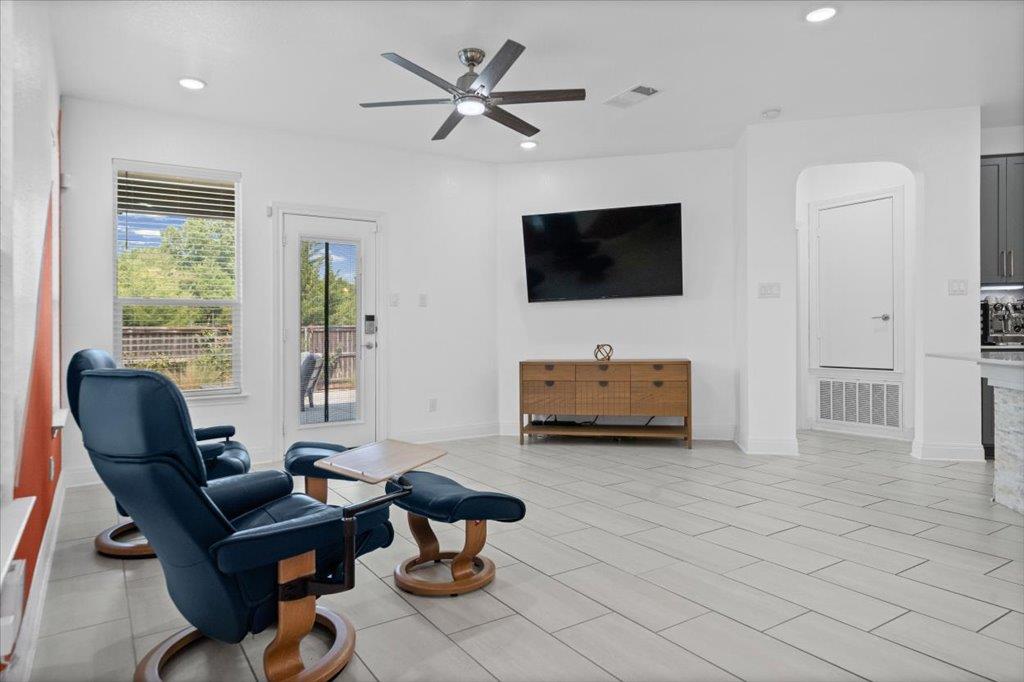 17004 Gibbons Path Property Photo 14