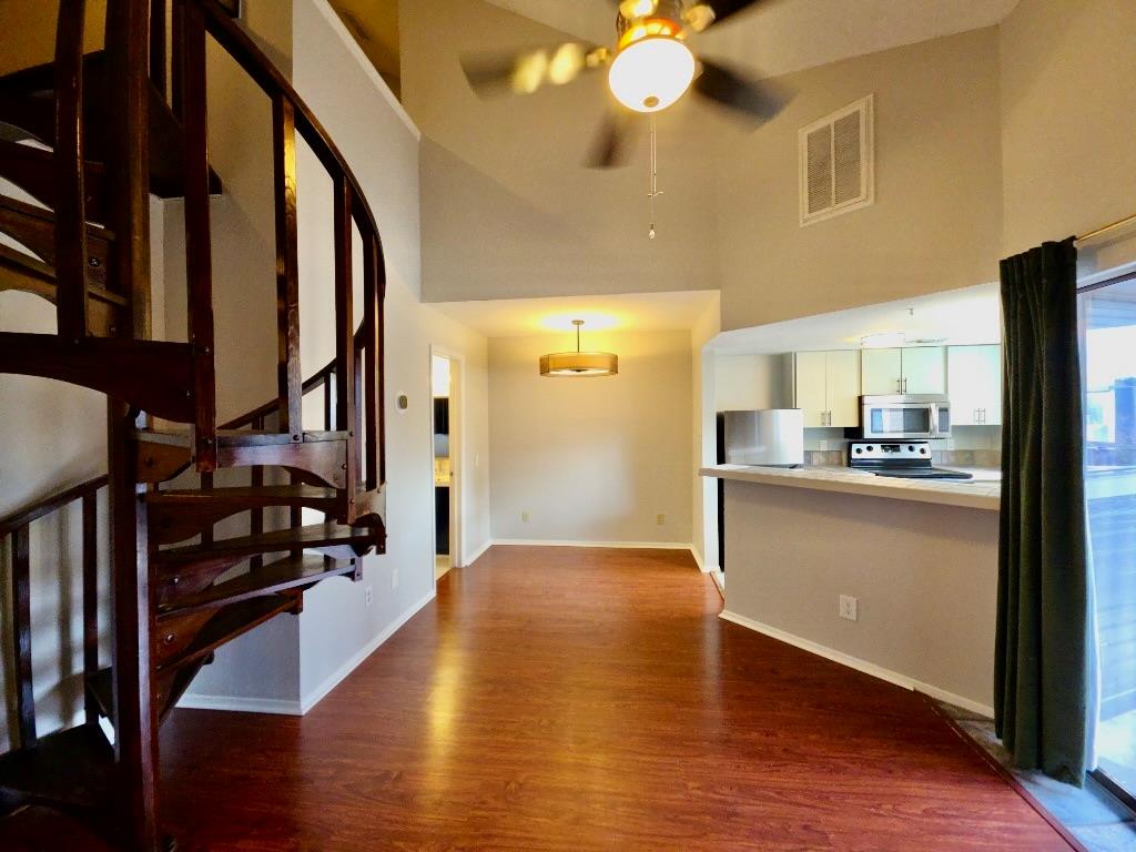 2500 Burleson Rd #521 Property Photo 6