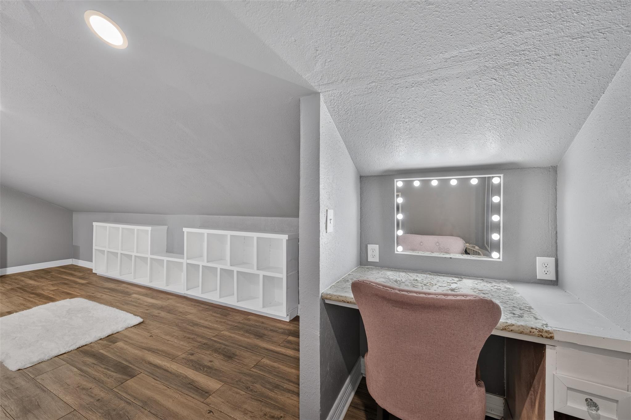 8502 Dorset Dr Property Photo 24