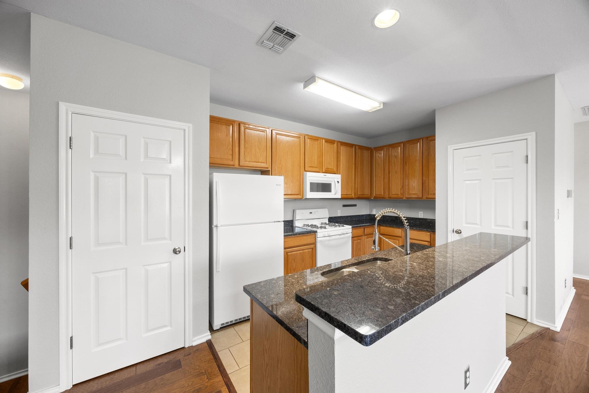 7501 Shadowridge Run #102 Property Photo 8