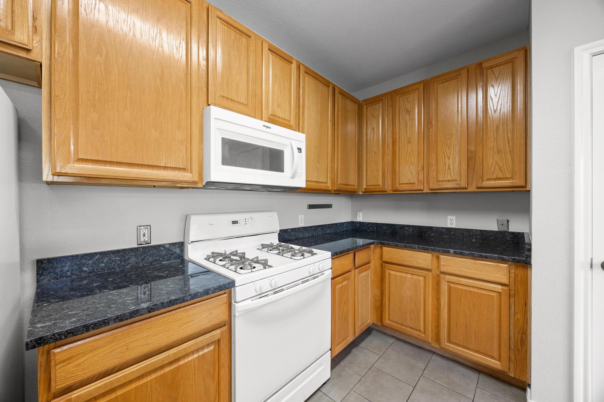 7501 Shadowridge Run #102 Property Photo 11