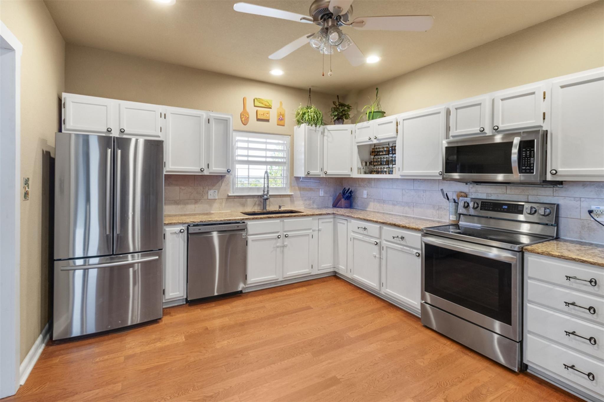 17999 Fm 963 Property Photo 6