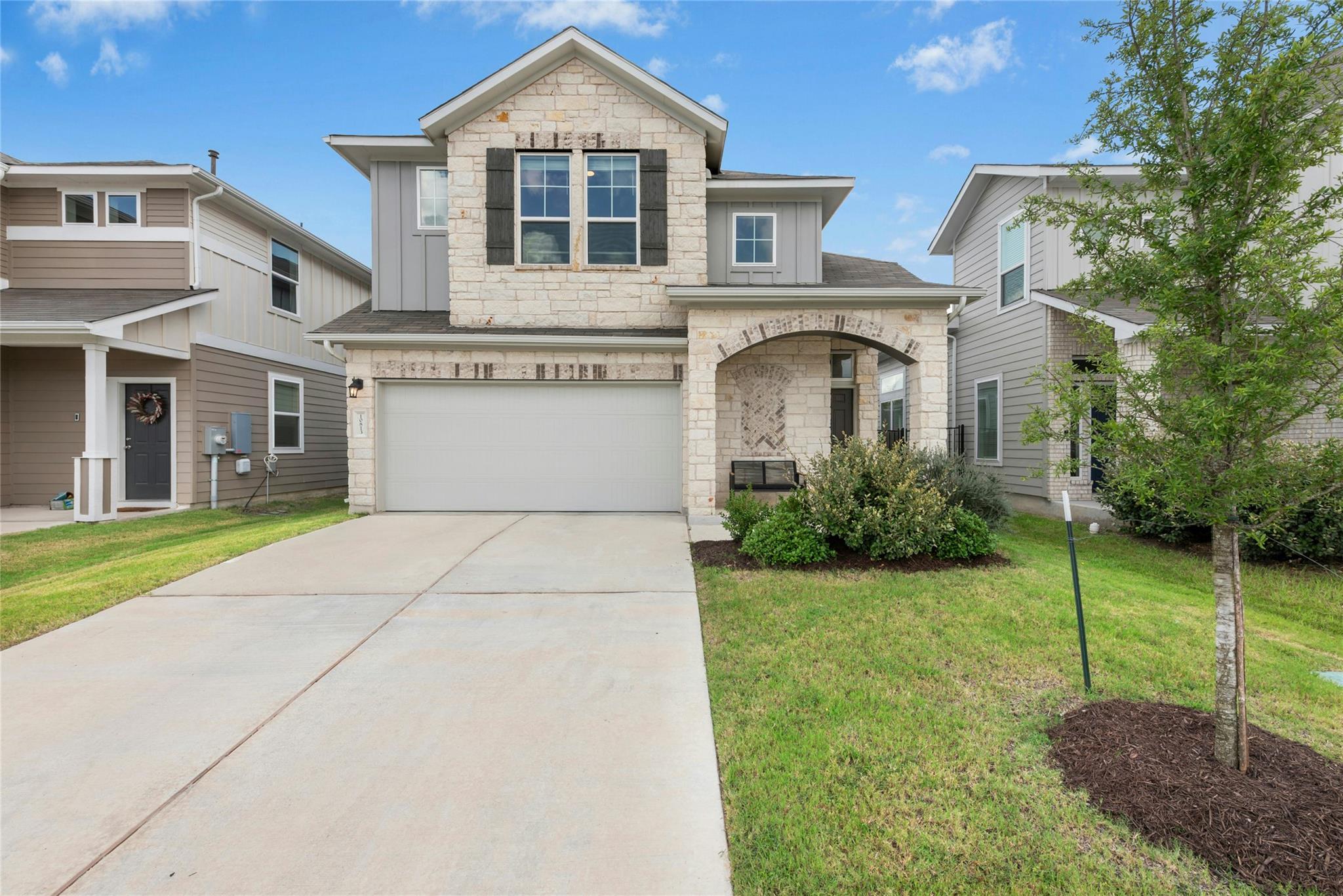 10813 Sentinel Dr Property Photo 1