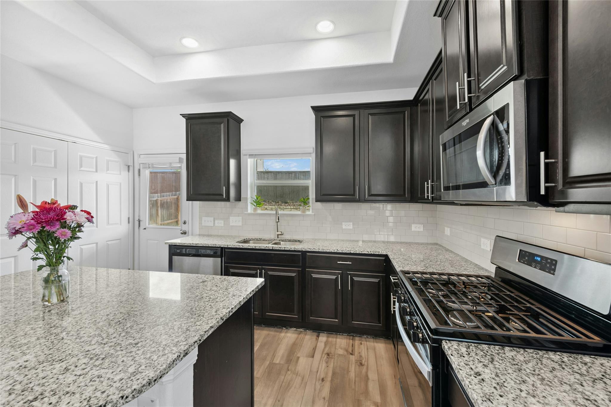 10813 Sentinel Dr Property Photo 8