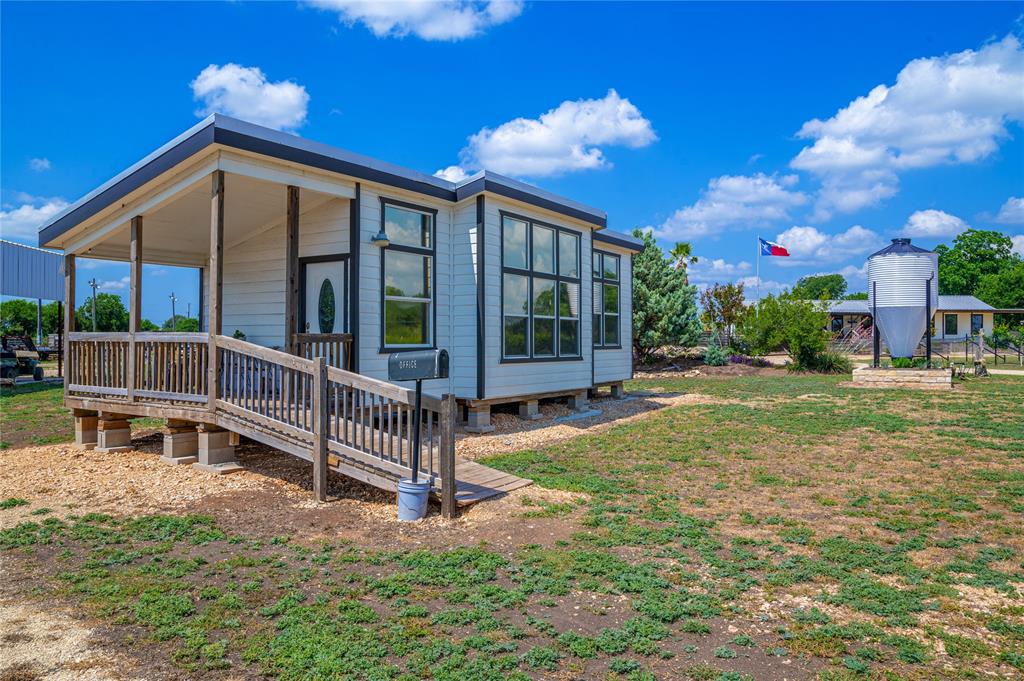 2324 E Fm 150 B Property Photo 4