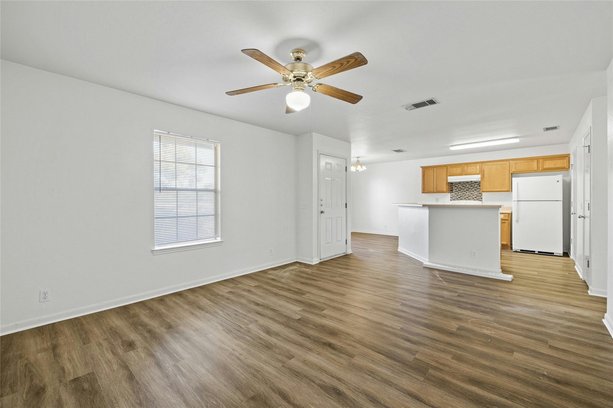 3301 El Salido Pkwy Bdg B Property Photo 2