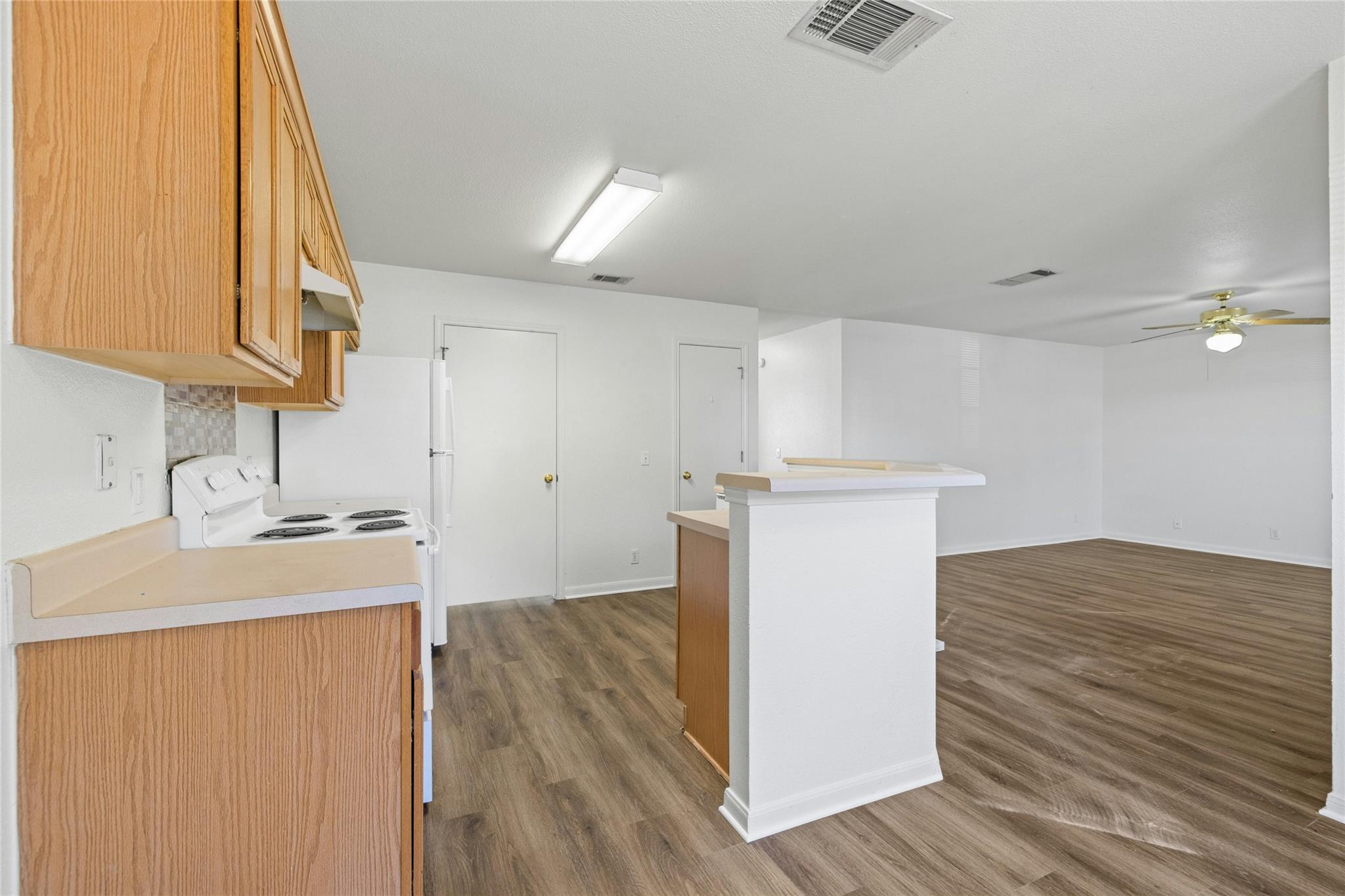 3301 El Salido Pkwy Bdg B Property Photo 4