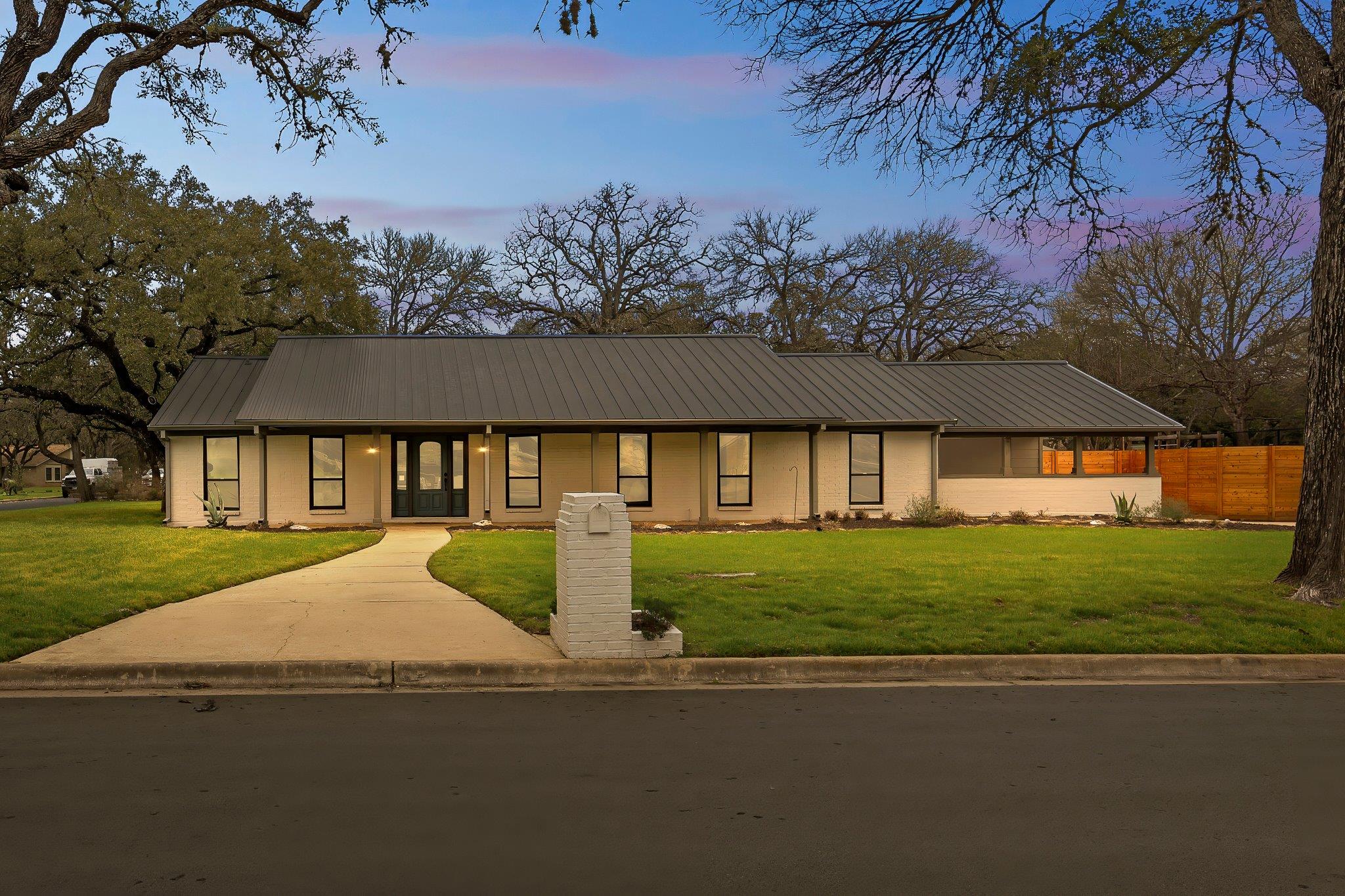 10916 Shady Hollow Dr Property Photo