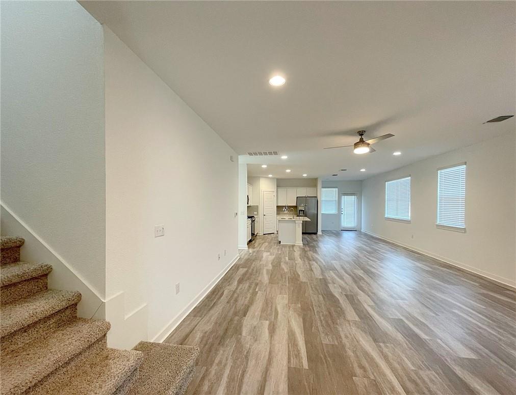 2316 Clemence Ln Property Photo 3