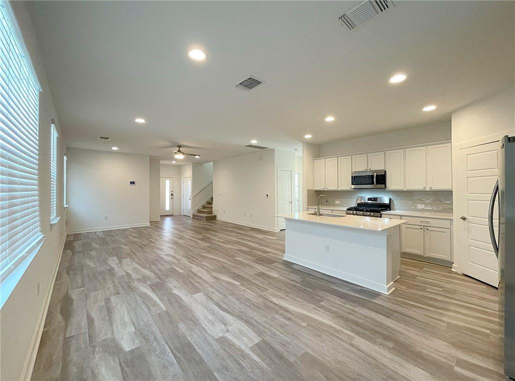 2316 Clemence Ln Property Photo 8