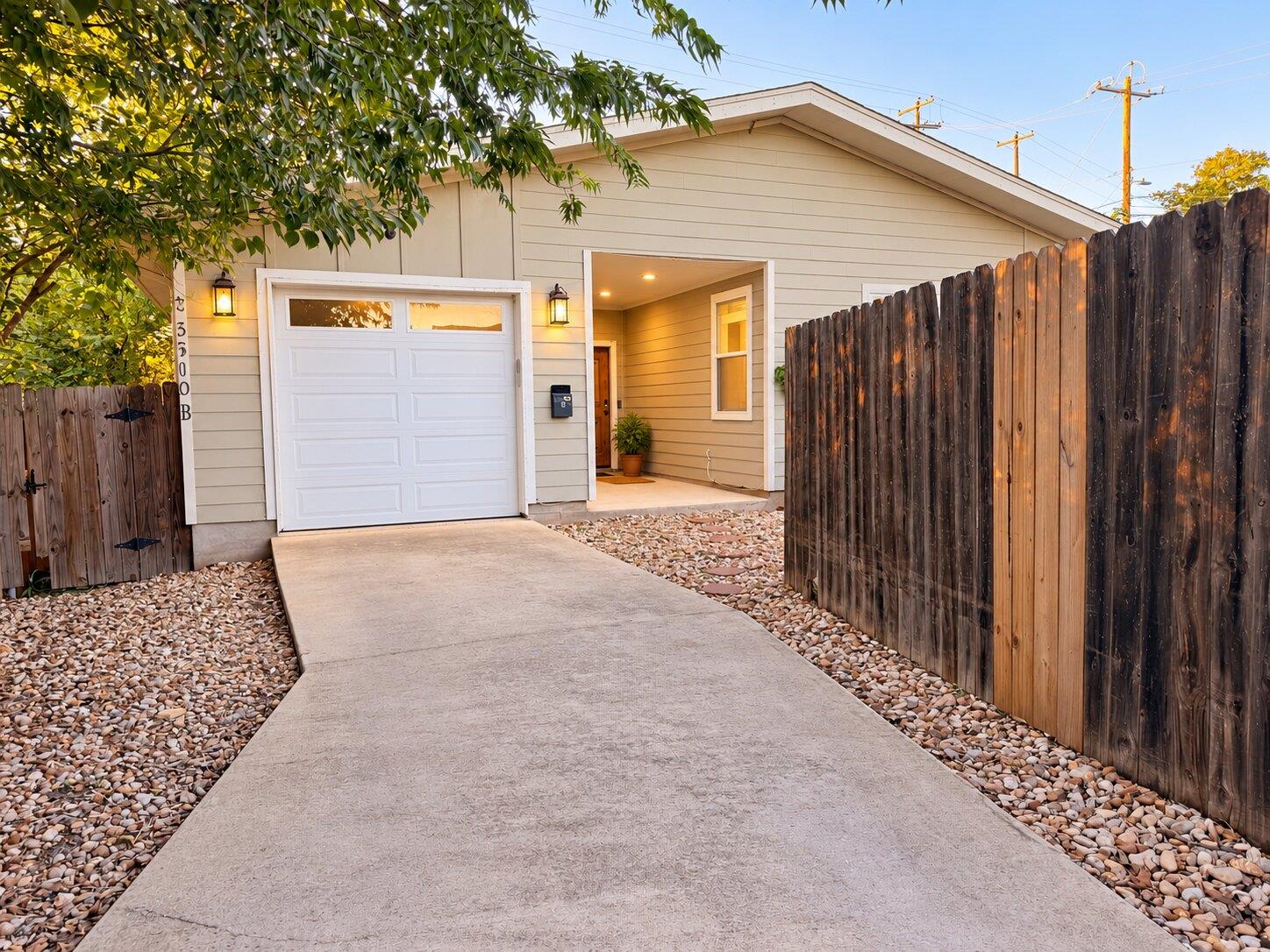 5510 Manor Rd #B Property Photo 1