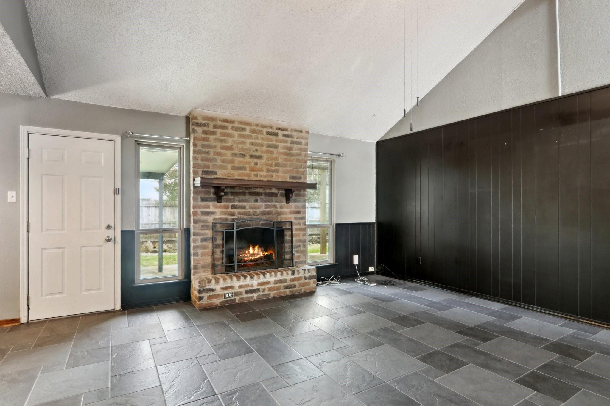 10407 Robinwood Cir Property Photo 4