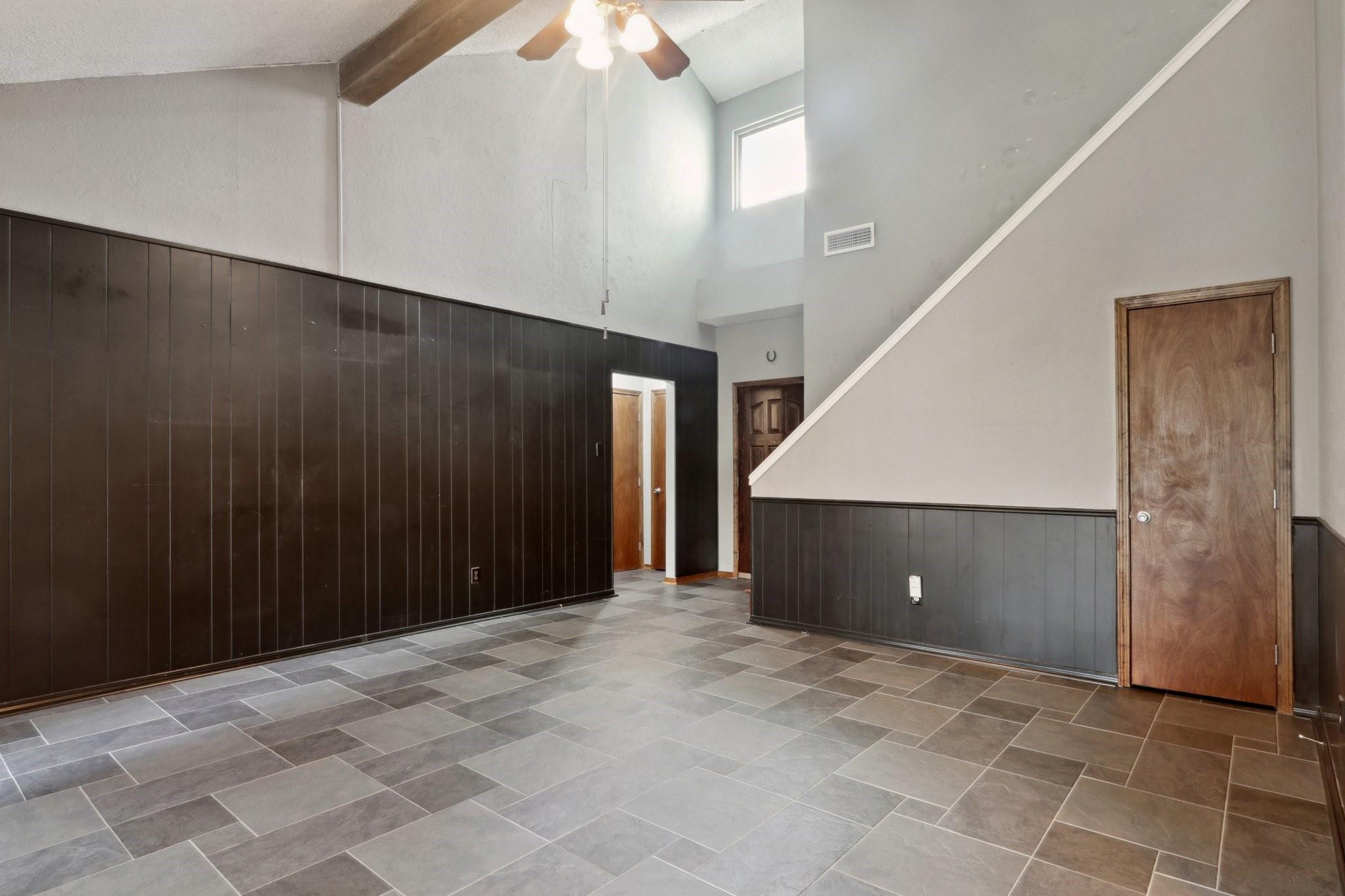 10407 Robinwood Cir Property Photo 5