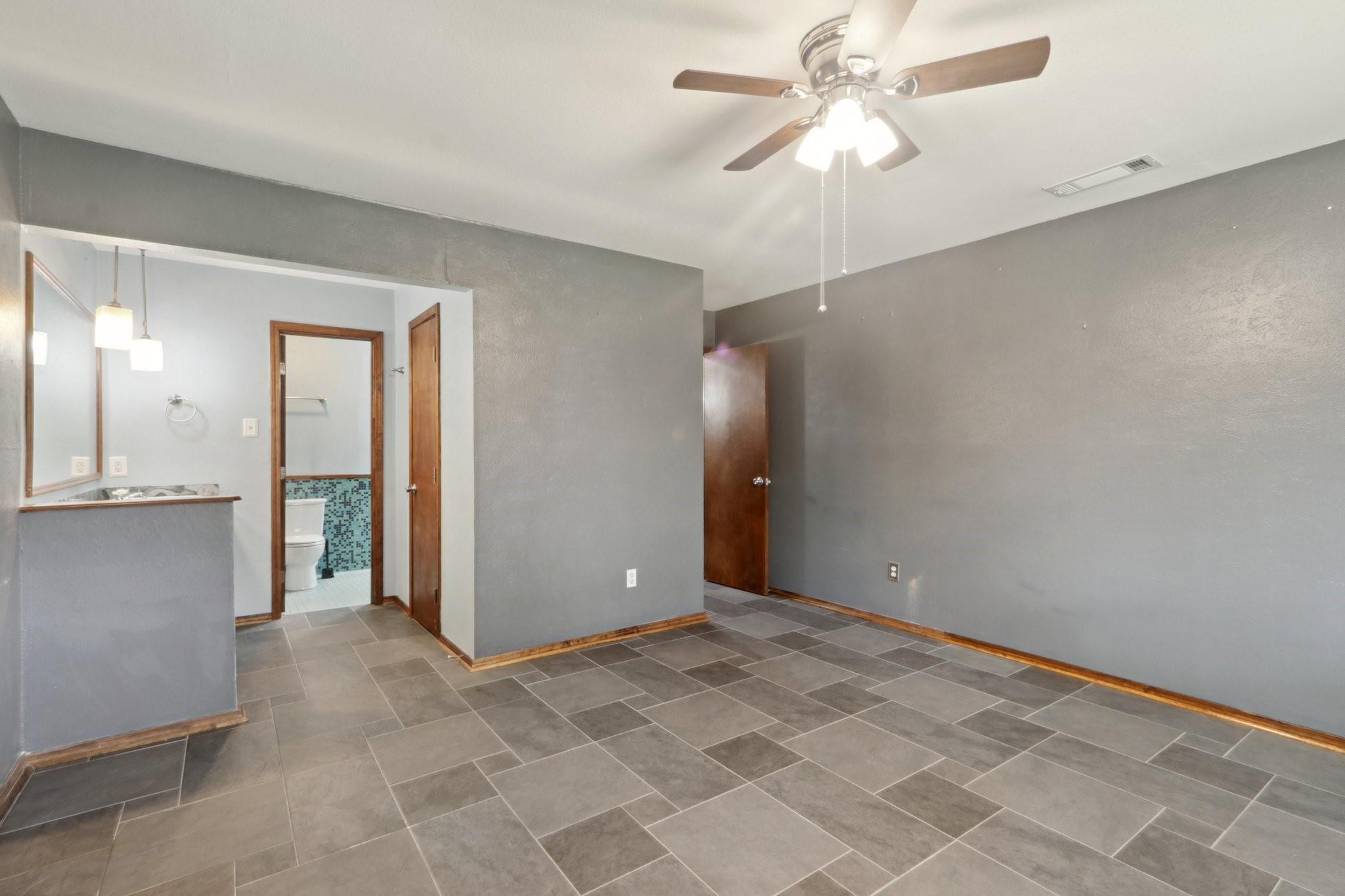 10407 Robinwood Cir Property Photo 13