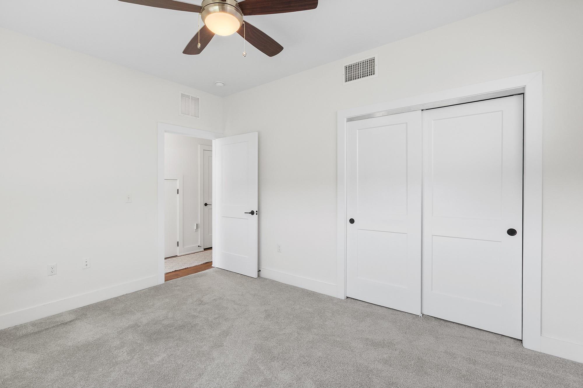 5315 La Crosse Ave #16 Property Photo 20