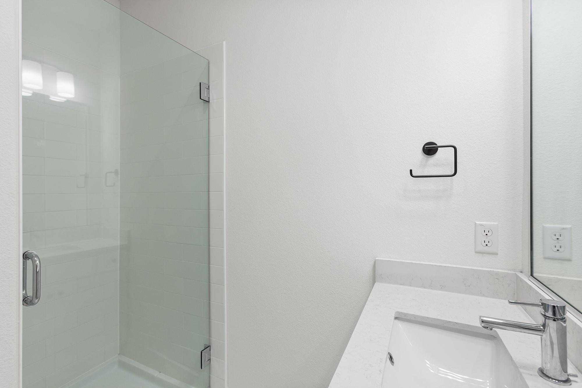 5315 La Crosse Ave #16 Property Photo 22