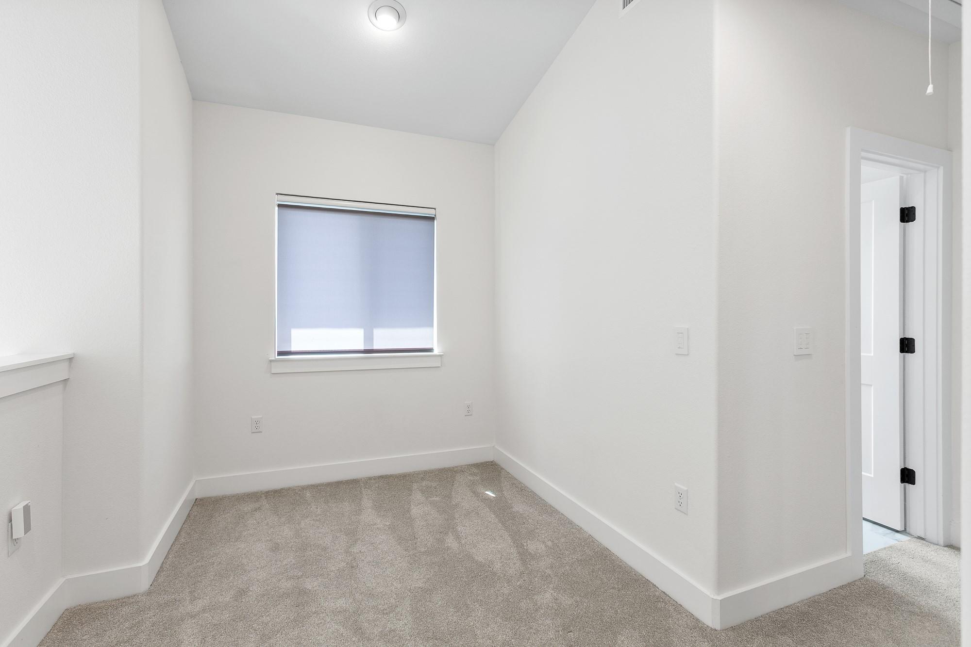 5315 La Crosse Ave #16 Property Photo 30
