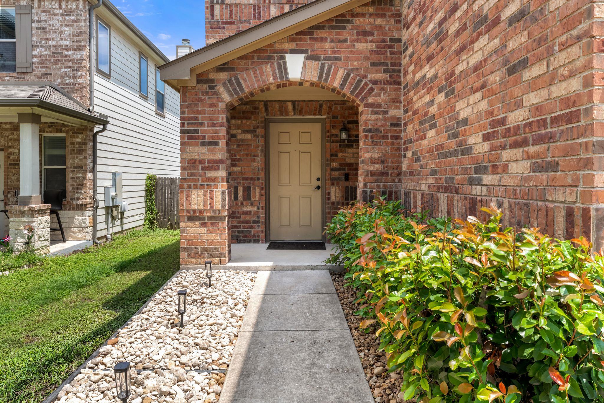 6708 Glebe Path Property Photo 4