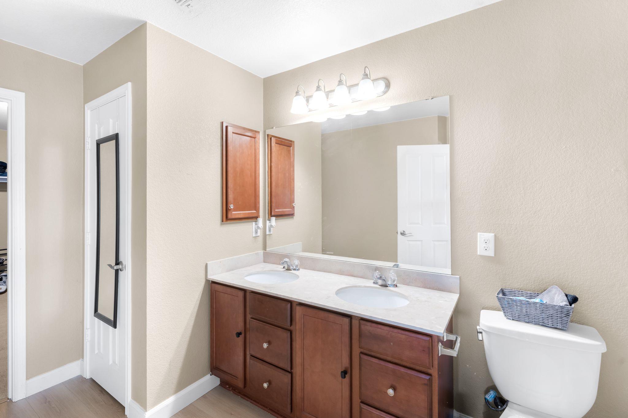 6708 Glebe Path Property Photo 27