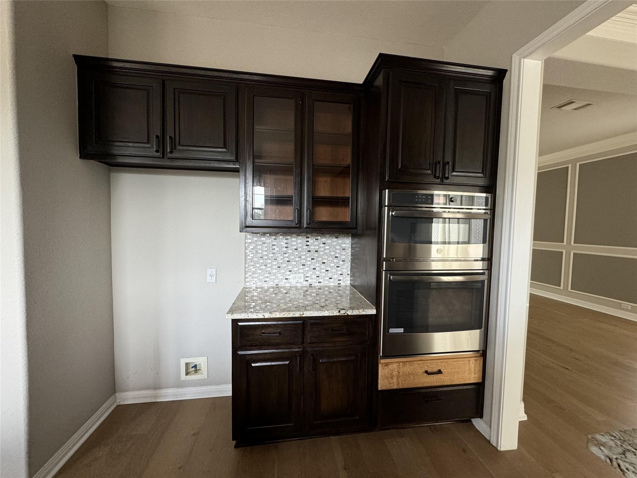 10228 Chestnut Ridge Rd Property Photo 9