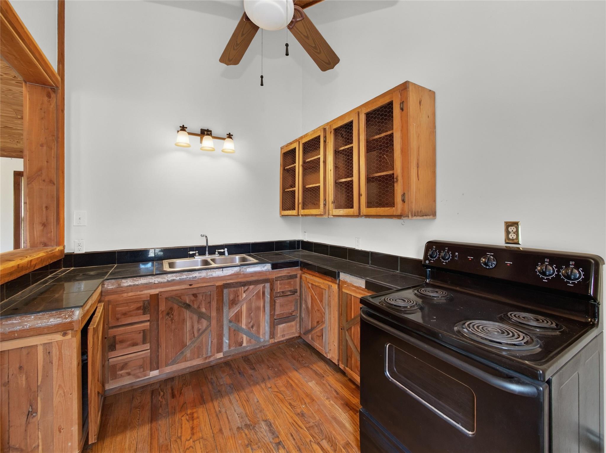 205 River Rd Property Photo 32