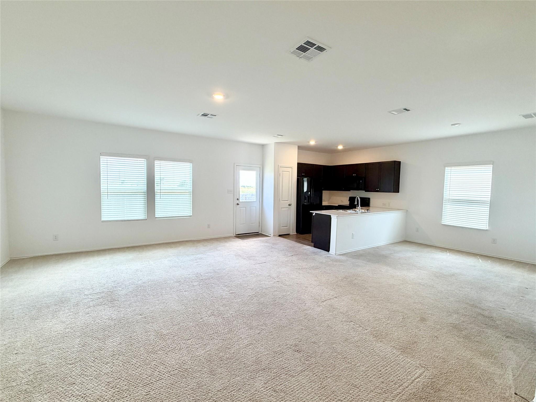 876 Rancho Del Cielo Loop Property Photo 8