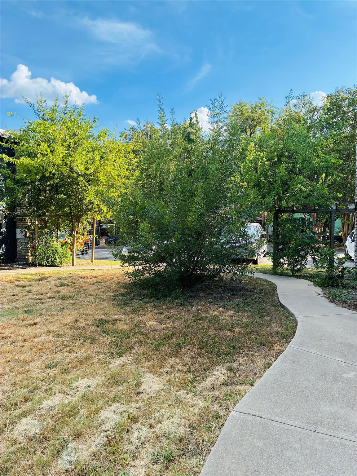 612 Franklin Blvd #c Property Photo 5