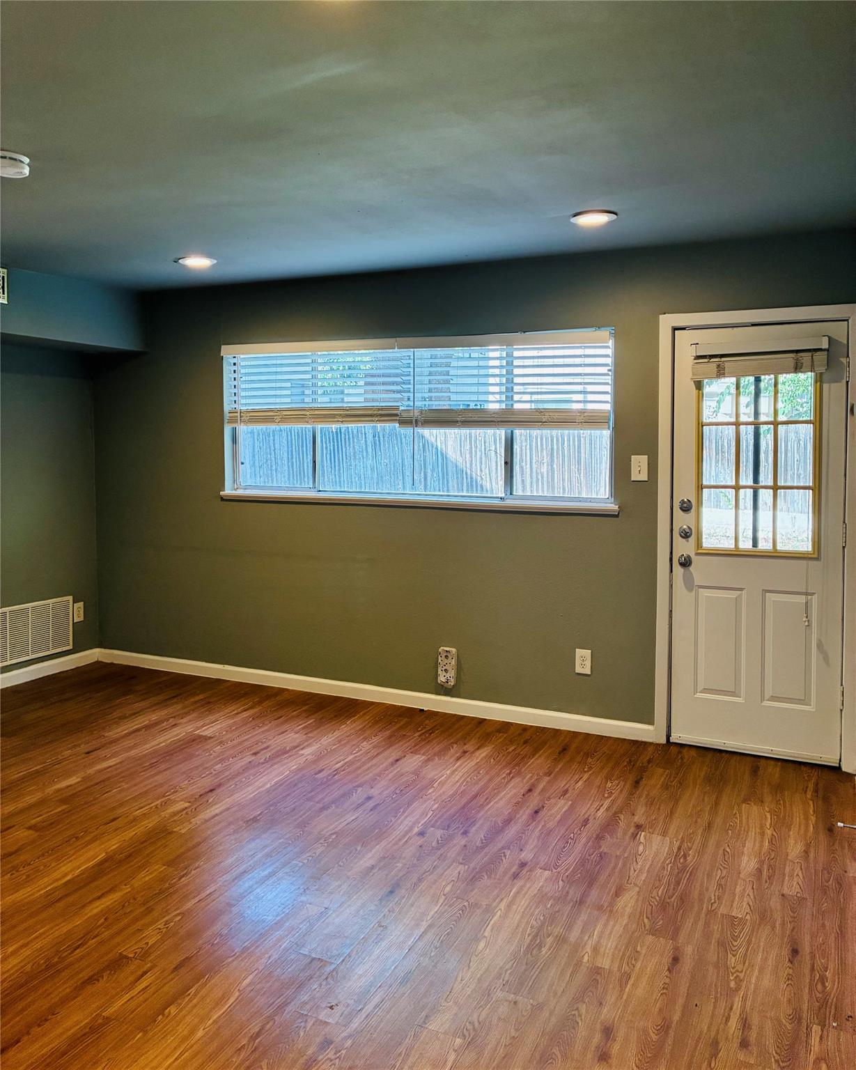 612 Franklin Blvd #c Property Photo 11