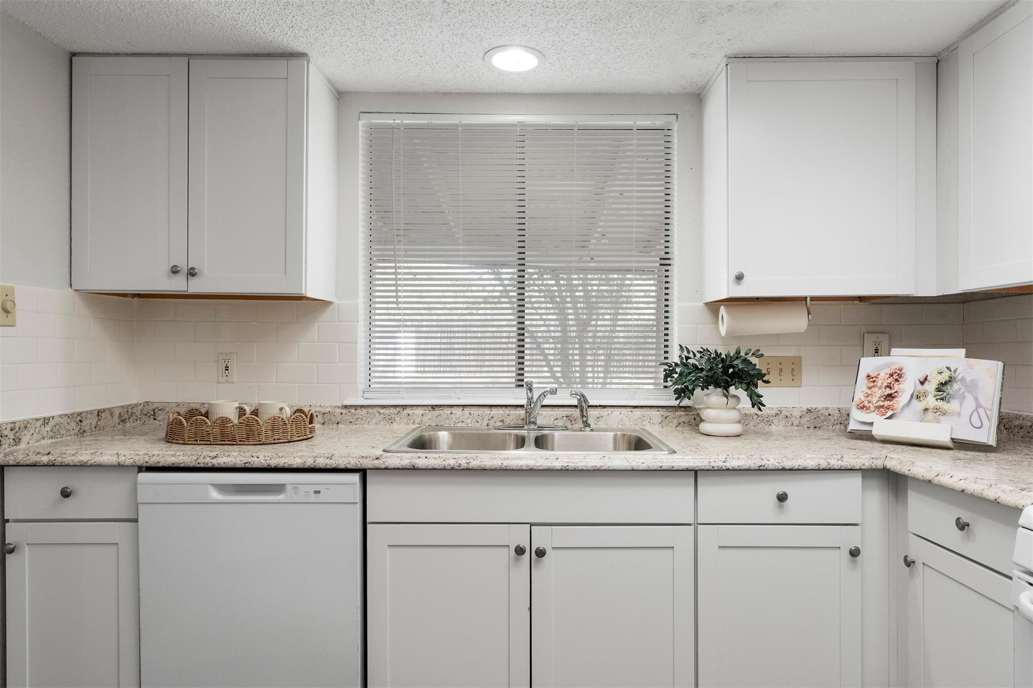 1612 Broadmoor Dr Property Photo 15