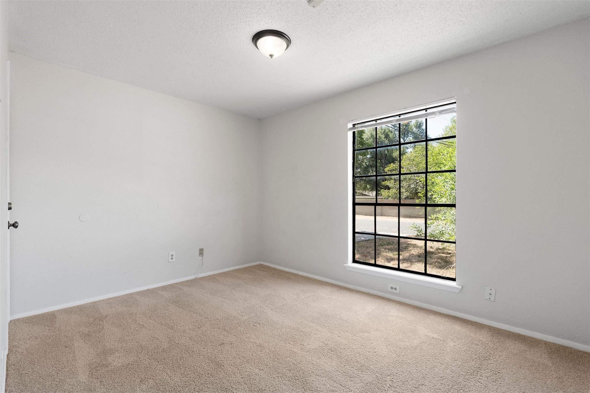 1612 Broadmoor Dr Property Photo 22