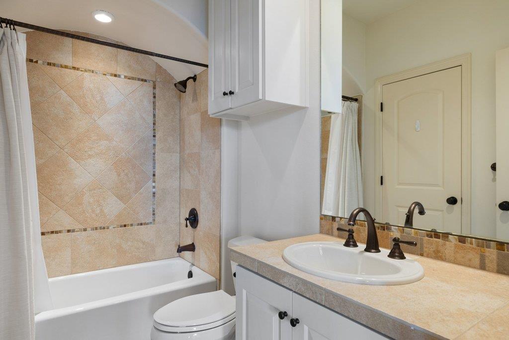 114 Golden Bear Dr Property Photo 21
