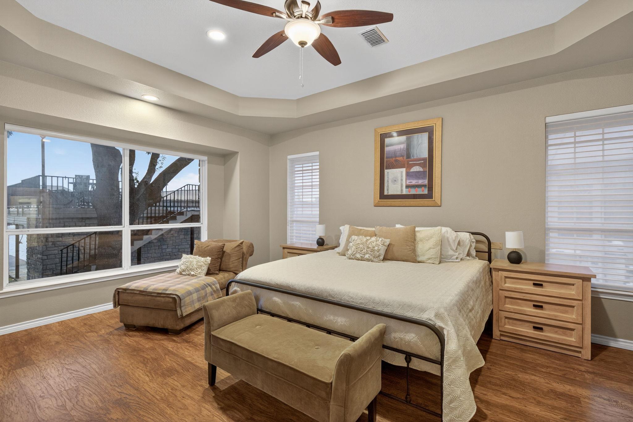 909 Red Sails Dr Property Photo 26