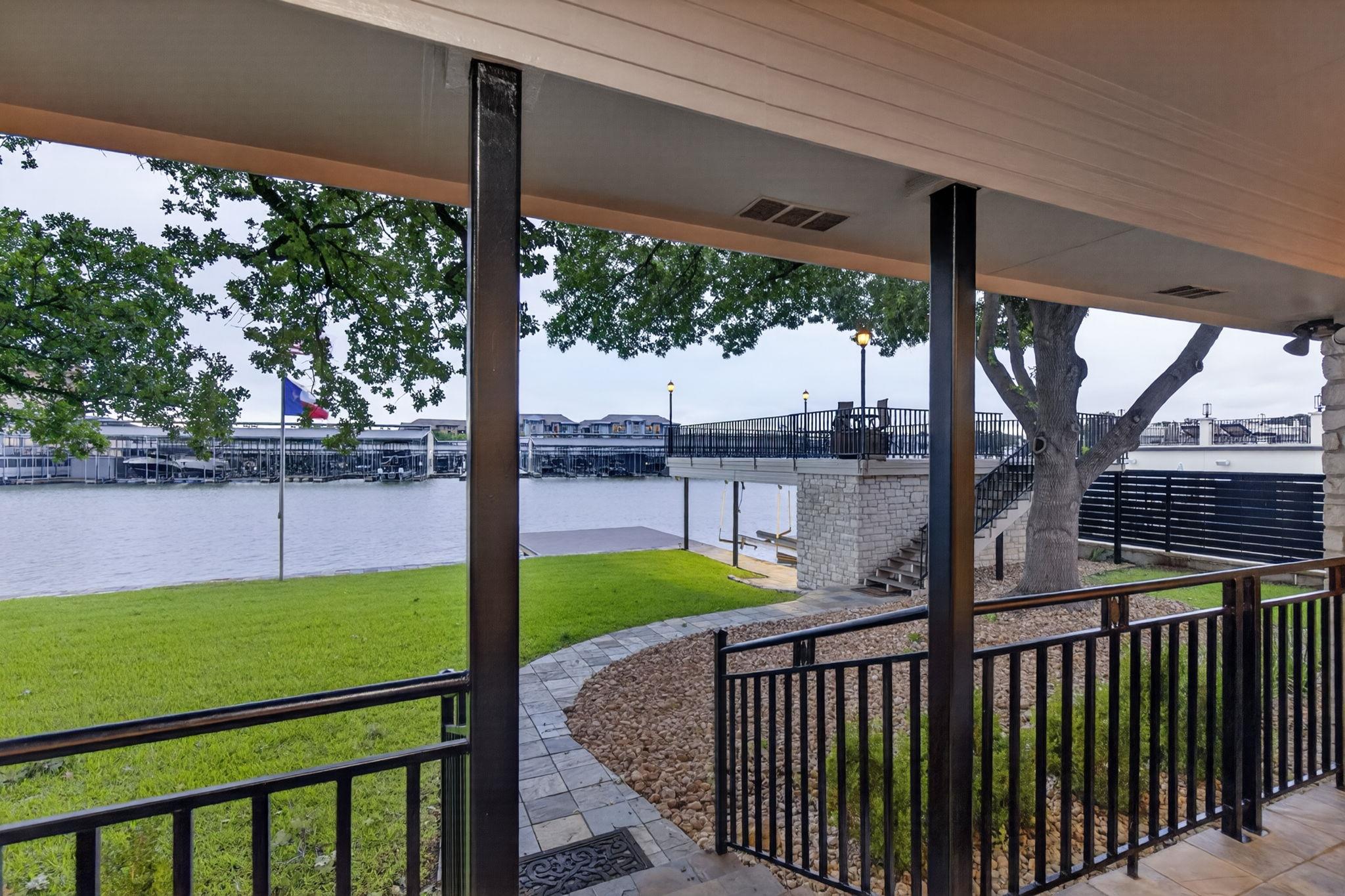 909 Red Sails Dr Property Photo 35