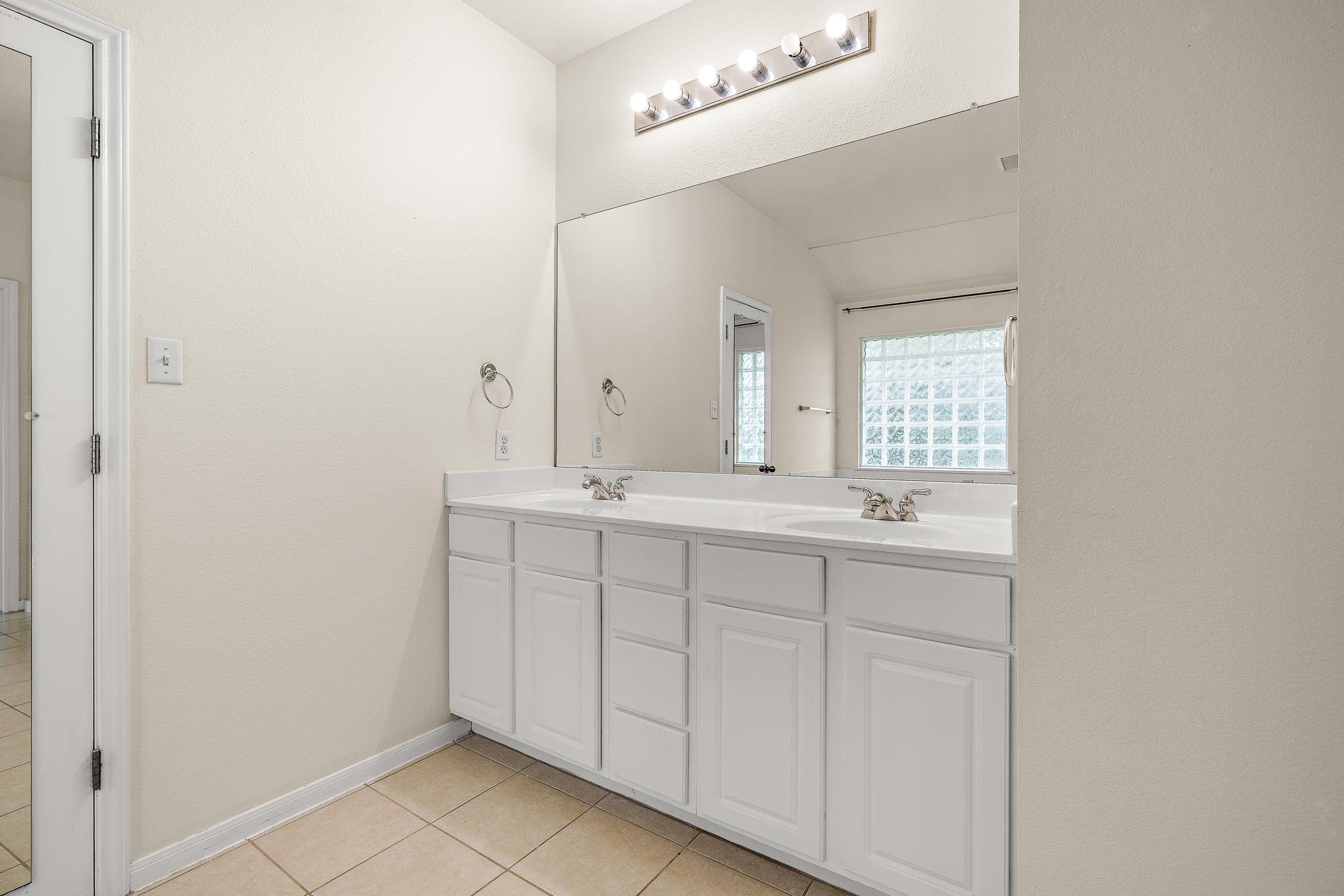 1104 Iron Horse None Property Photo 29