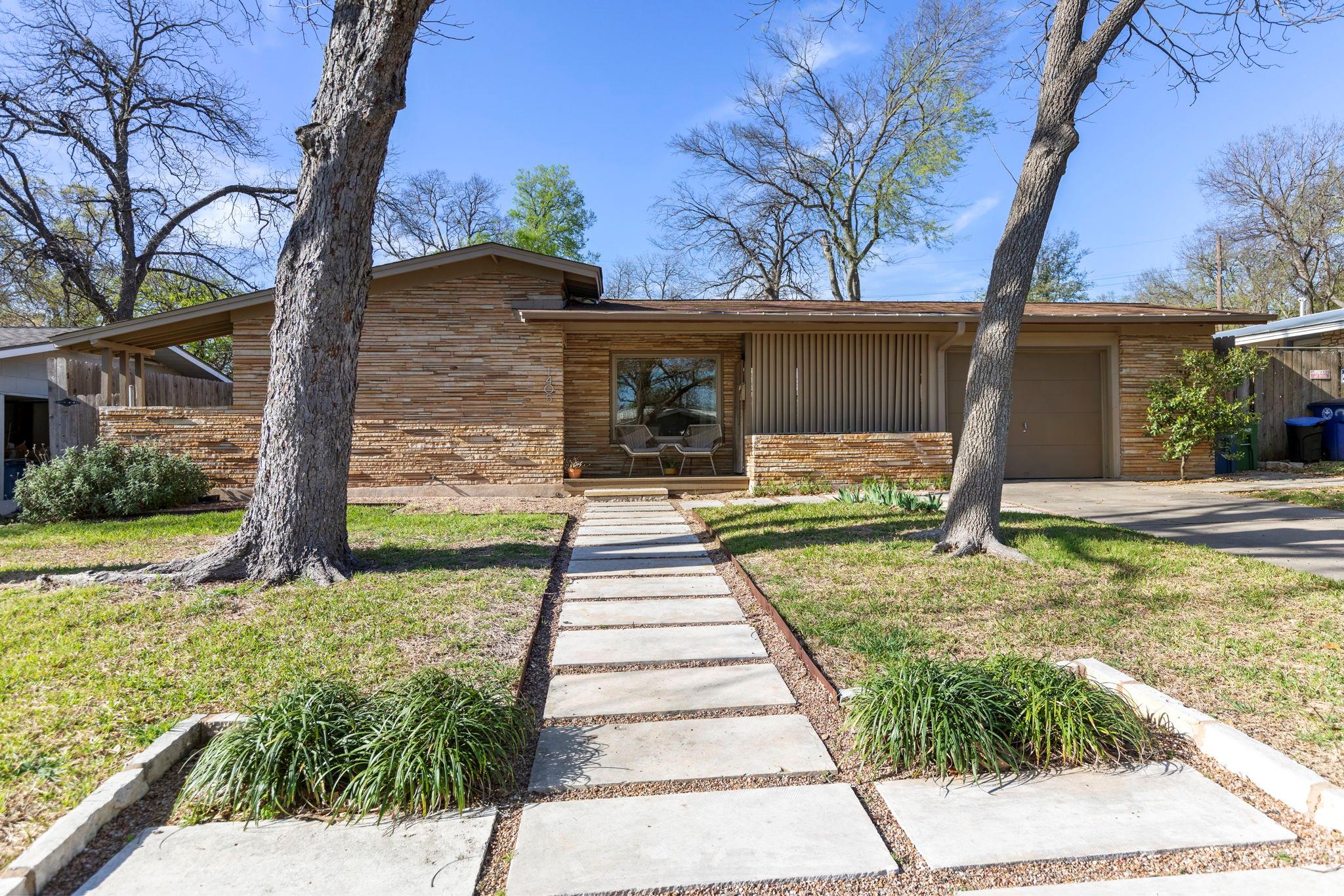 1405 Berkshire Dr Property Photo