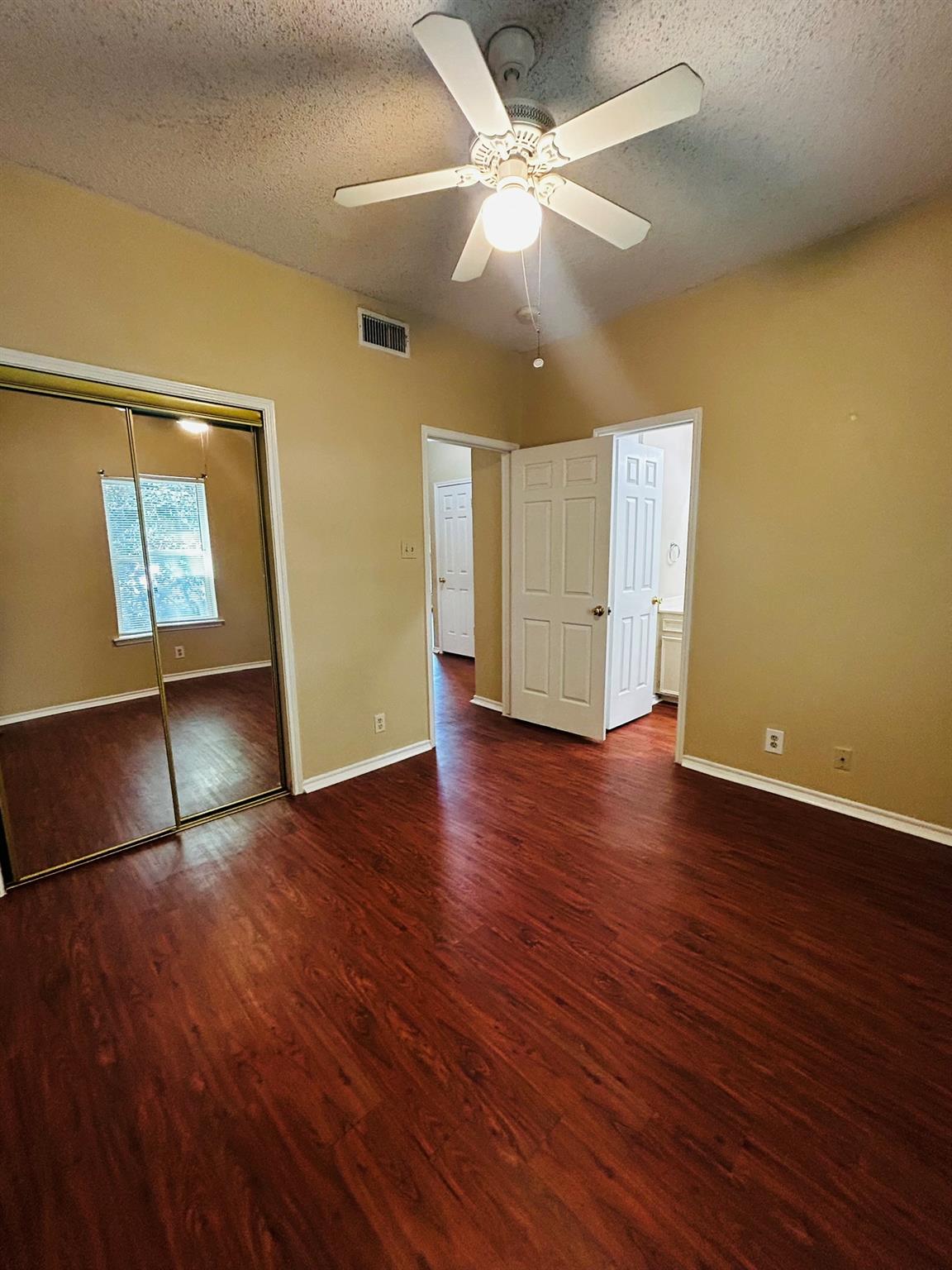 2414 Longview St. None #305 Property Photo 14